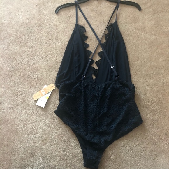 Women’s Gianni Bini Navy Lace Bodysuit NWT - Picture 4 of 6
